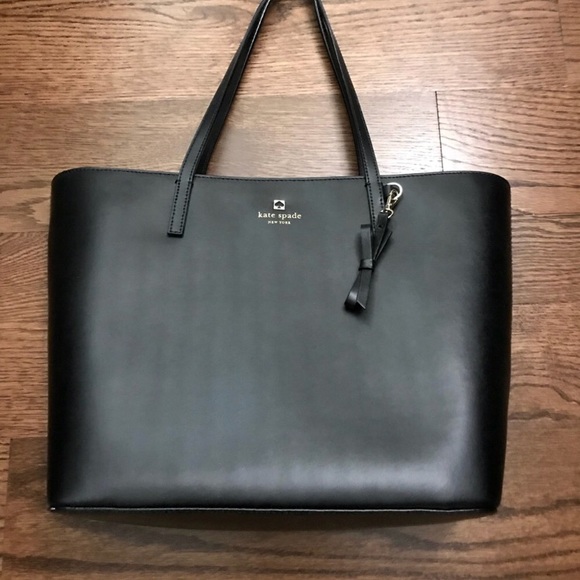 kate spade Handbags - NEW Kate spade tote kate spade Handbags - NEW Kate spade tote